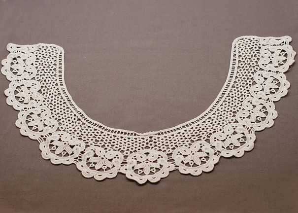 collar embroidery-Ruffle and Lace Top wholesale accessories manufacturer (NL-1276)