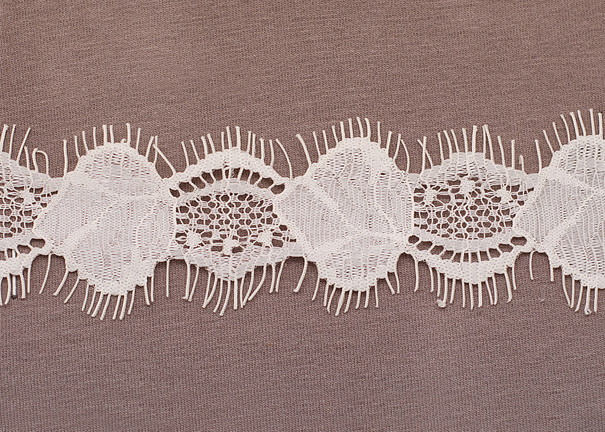 Woven Crochet Clothing OEM Ivory Cotton Eyelash Lace Trim Fabric