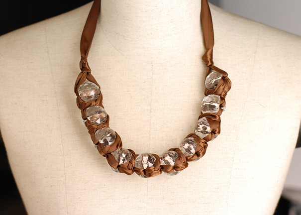 Female Chunky Beaded Handcrafted Necklaces with Big Rhinestone for Autumn