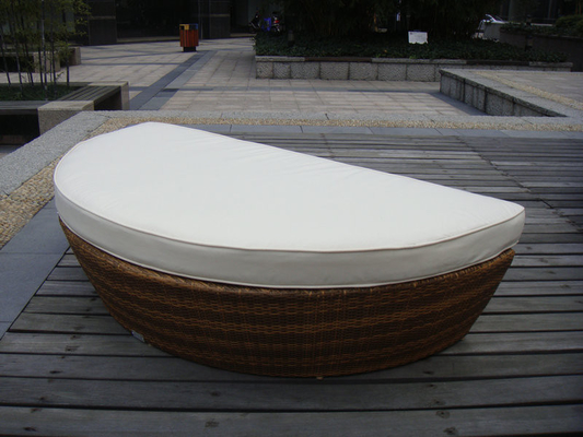 Half Round Outdoor Rattan Daybed With White Cushion And Pillow