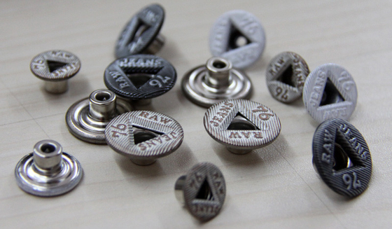 Snap / Sewing Custom Clothing Buttons Painted In Gun Metal / Shiny Silver