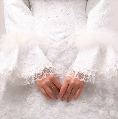 Chapel Train Lace Embroidered White Cotton Wedding Dresses with handmade rose