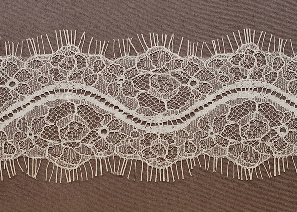 Lady White Wave Crochet Nylon Eyelash Lace Trim for Fabric