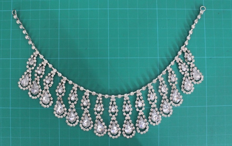 Silver and clear Women Handmade Rhinestone Alloy necklace for girls dress